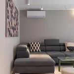 Lemon Tree Apartment *