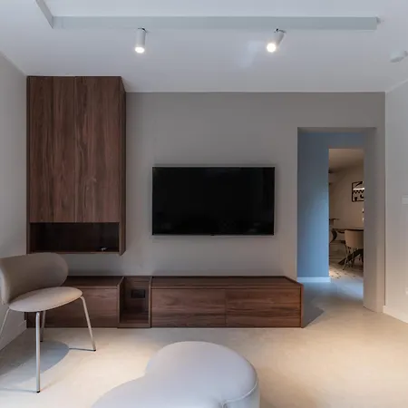 Lemon Tree Apartment