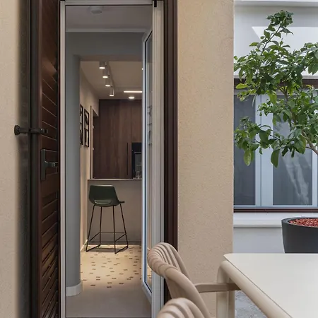 Lemon Tree Apartment Trogir