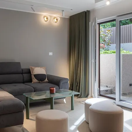 Lemon Tree Apartment